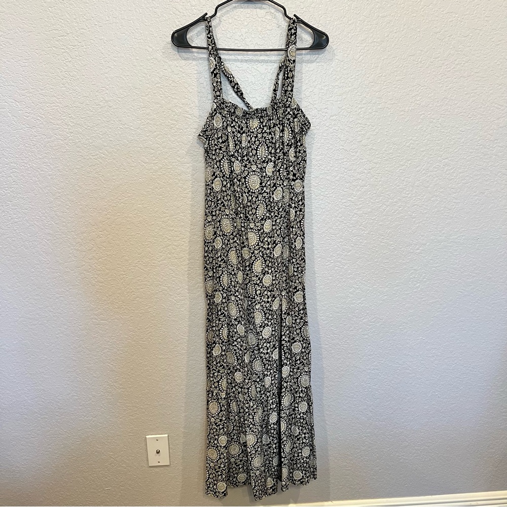 Lightweight flowy Old Navy maxi dress